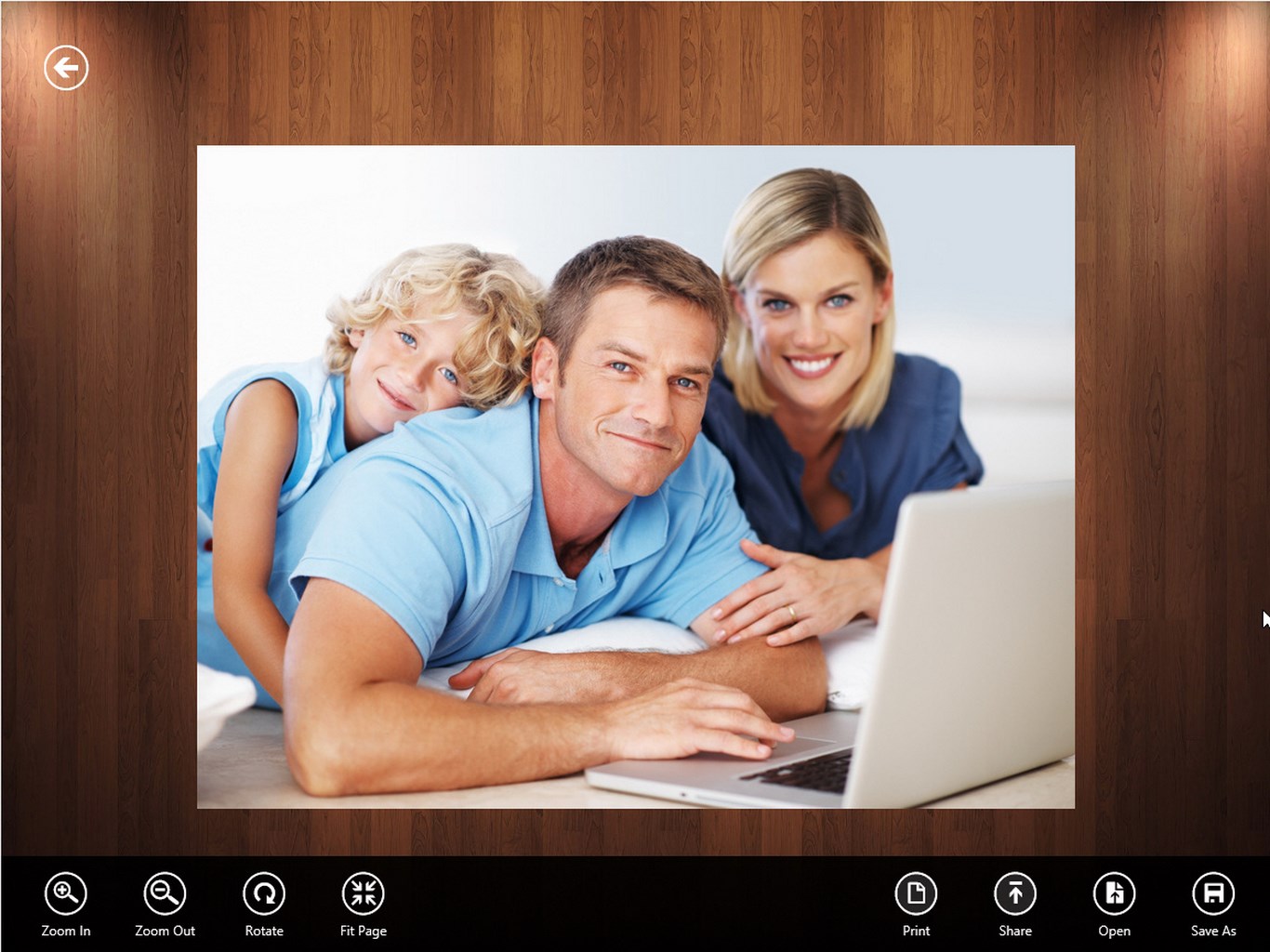 CompuClever ITHMB Viewer: enjoy the best memories captured through photos.
